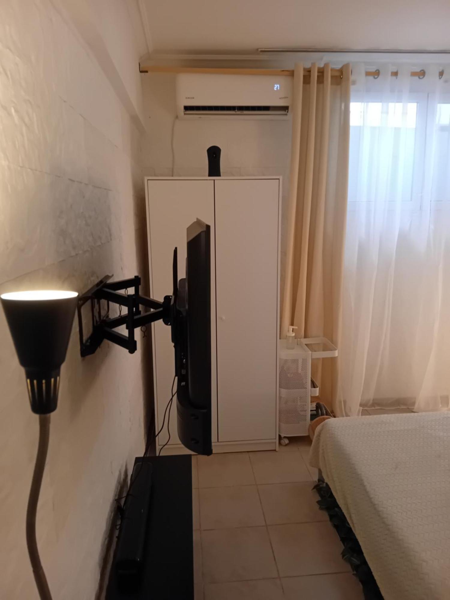 Vestige Basement Apartment Atenas Exterior foto