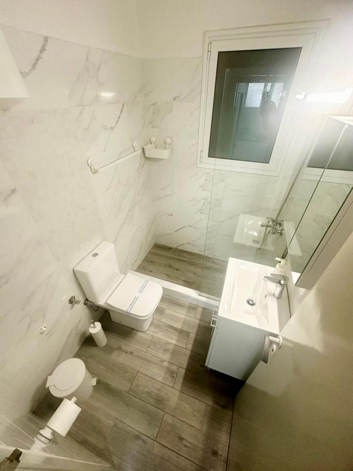 Vestige Basement Apartment Atenas Exterior foto